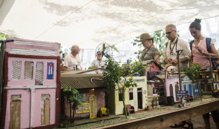 Maueta del barrio Romerillo expuesta en el estudio de Kcho, 12 Bienal de La Habana.