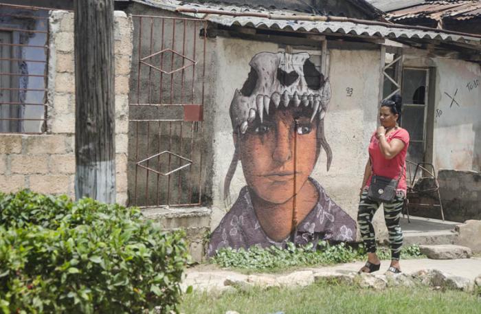 Expo de diferentes artistas invaden el barrio Romerillo, 12 Bienal de La Habana.