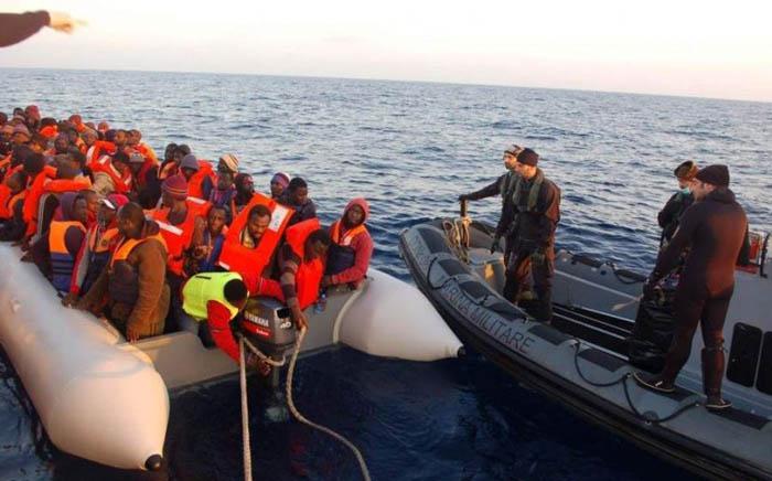 Inmigrantes en el Mediterráneo