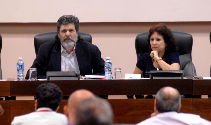 Conferencia magistral de Abel Prieto asesor del presidente de los consejos de estado y de ministro de la republica de Cuba