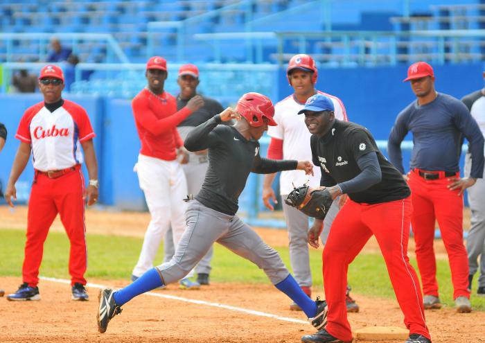 Entrenamiento equipo Cuba