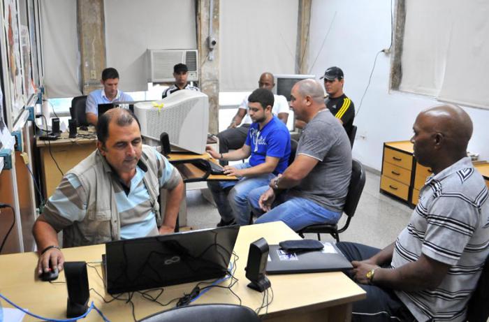 Entrevista online con Roger Machado, director del equipo Cuba, Carlos Lois, jefe técnico de la selección, además de los jugadores Alexander Malleta, Yosvani Torres y Yorbis Borroto.