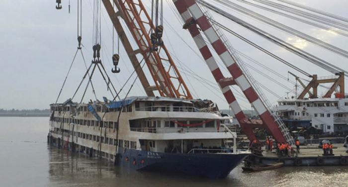 hundimiento de barco en China