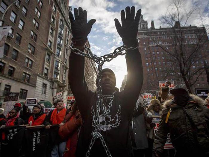 EEUU: Miles protestan por la violencia policial contra afroamericanos