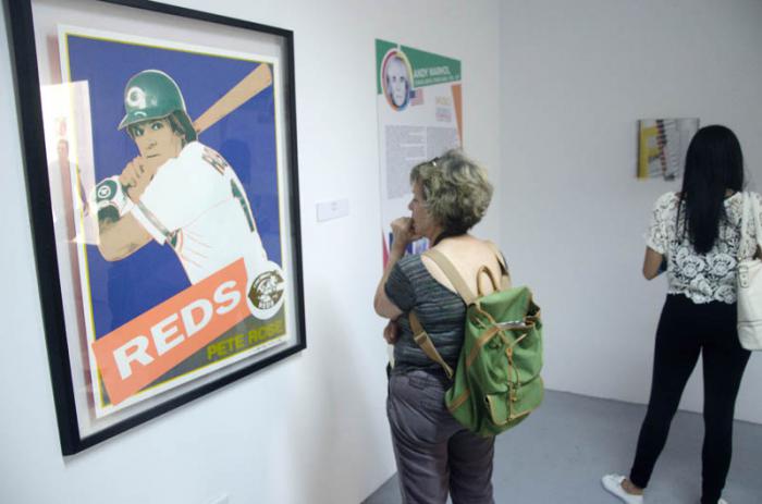 Expo de una pieza de Andy Warhol en el estudio de Kcho, barrio Romerillo, 12 Bienal de La Habana.