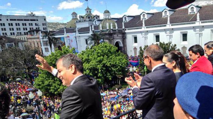concentracion en apoyo a Rafael Correa