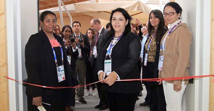 Inauguración del Pabellón cubano por Odalis Seijo, vicepresidenta de la Cámara de Comercio de la República de Cuba.
