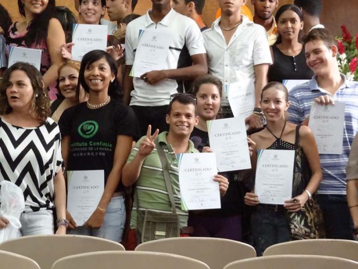 Estudiantes de Instituto Confucio de La Habana.