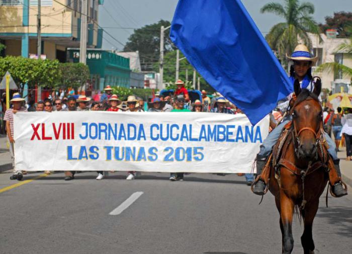 Desfile por la avenida Vicente García, en el centro histórico de la ciudad de Las Tunas,, Inauguración de la cuadragésimo octava Jornada Cucalambeana.