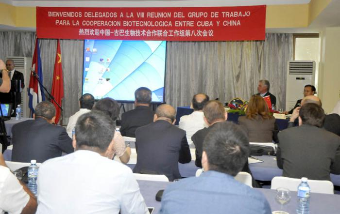El Primer Vicepresidente de los Consejo de Estado y Ministros, miembro del Buró Político Miguel Días Canel Bermúdez asistió a la VIII reunión del Grupo de trabajo para la cooperación biotecnológica entre Cuba y China, la cual se llevó a cabo en el Hotel Meliá Habana en la mañana de hoy lunes.