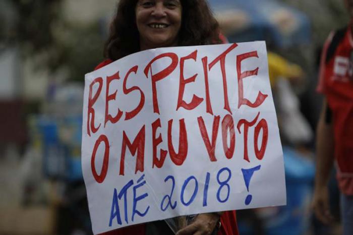 Manifestación a favor de Dilma