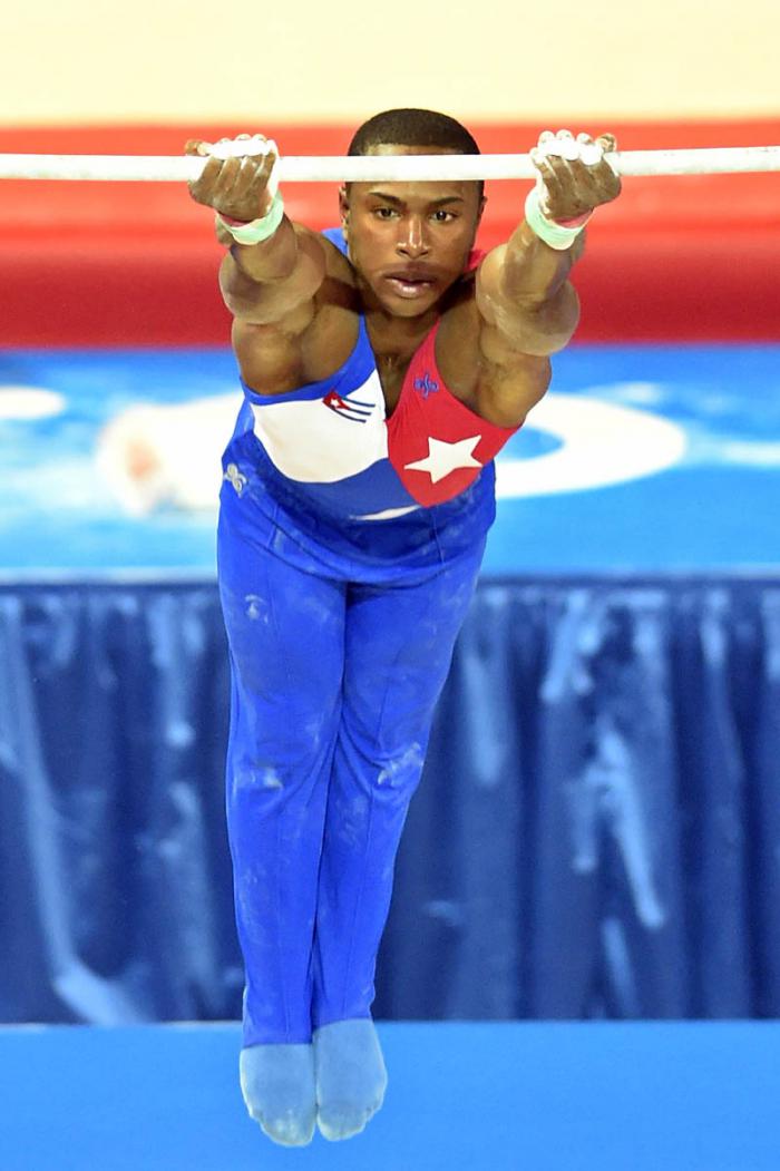 Gimnasia artistica Manrique Larduet plata en el All Araon, Barra Fija