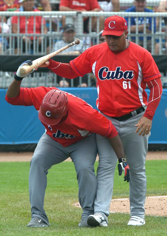 Beisbol-semi cuba vs eeuu  gana el equipo de los estados unidos quien deja al campo al equipocubano en el 9no ining