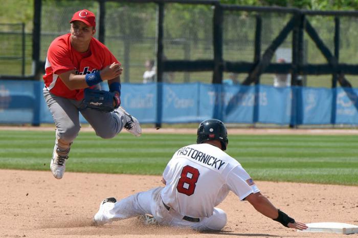 Beisbol-semi cuba vs eeuu  gana el equipo de los estados unidos quien deja al campo al equipocubano en el 9no ining