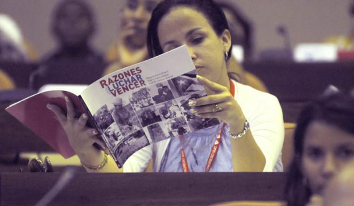 X Congreso de la UJC, presentación del libro Razones para luchar y vencer.
