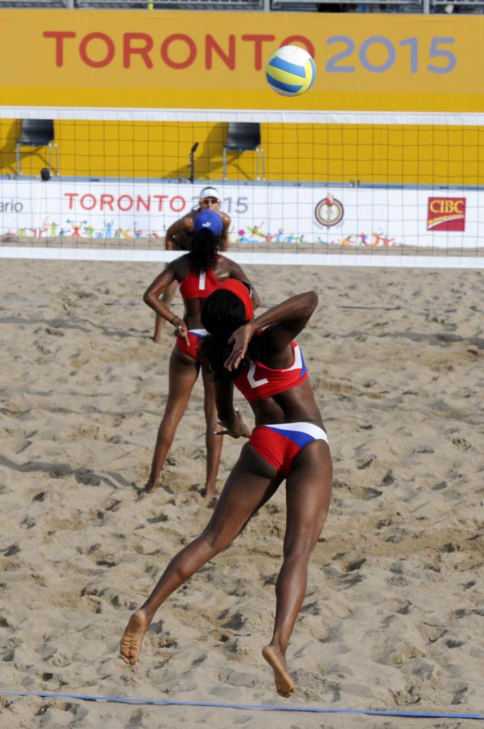 CANADÁ- PAREJA CUBANA DE VOLY DE PLAYA PASA A SEMIFINALES PANAME
