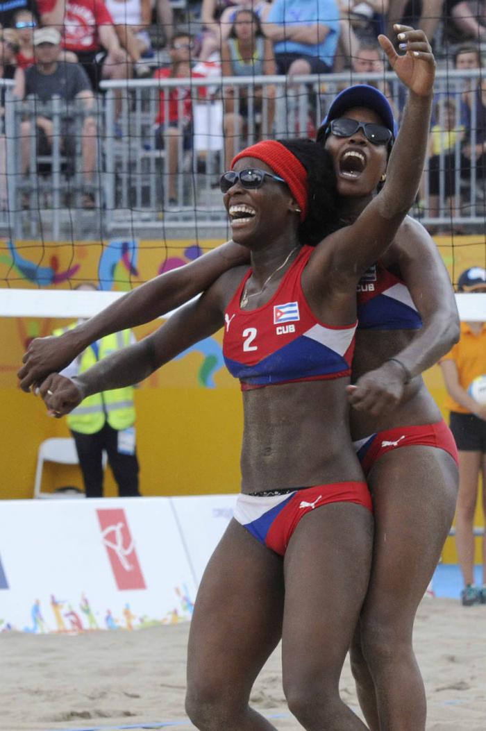 CANADÁ-PASA EQUIPO CUBA DE VOLIBOL DE PLAYA FEMENINO A DISCUTIR 