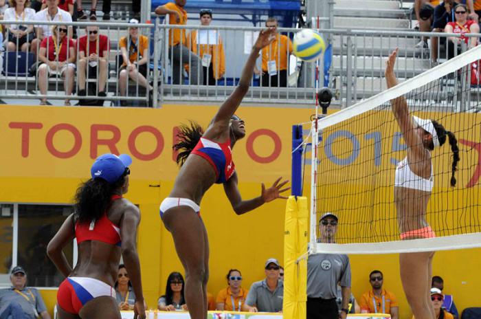 CANADÁ-PASA EQUIPO CUBA DE VOLIBOL DE PLAYA FEMENINO A DISCUTIR 
