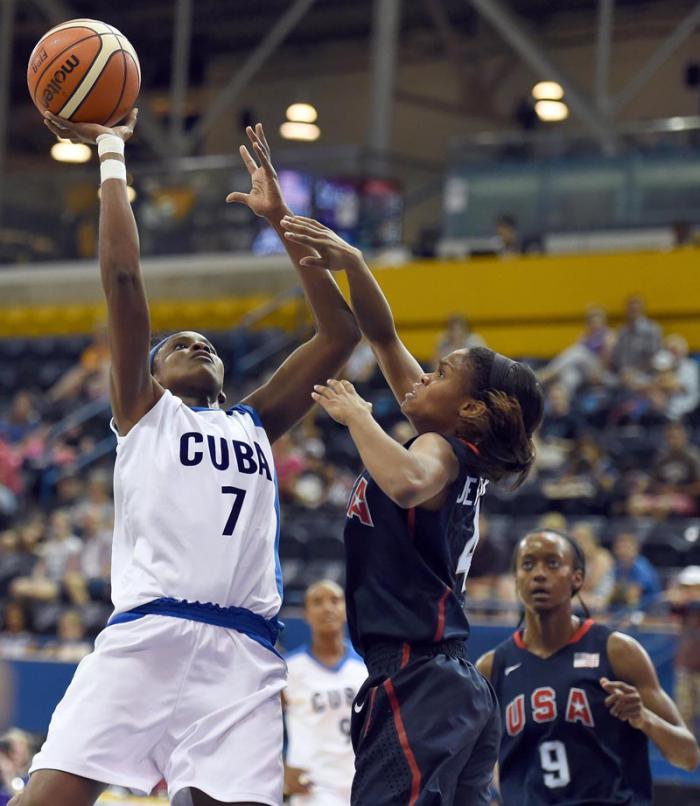 Baloncesto Pana F cuba vs eeuu semifinal ganan los eeuu 65 x 64 Oyanaisy Gelis