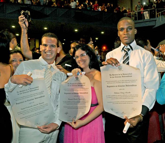 IX Graduaciòn de la Universidad de la Ciencias informàticas en el Karl Marx
