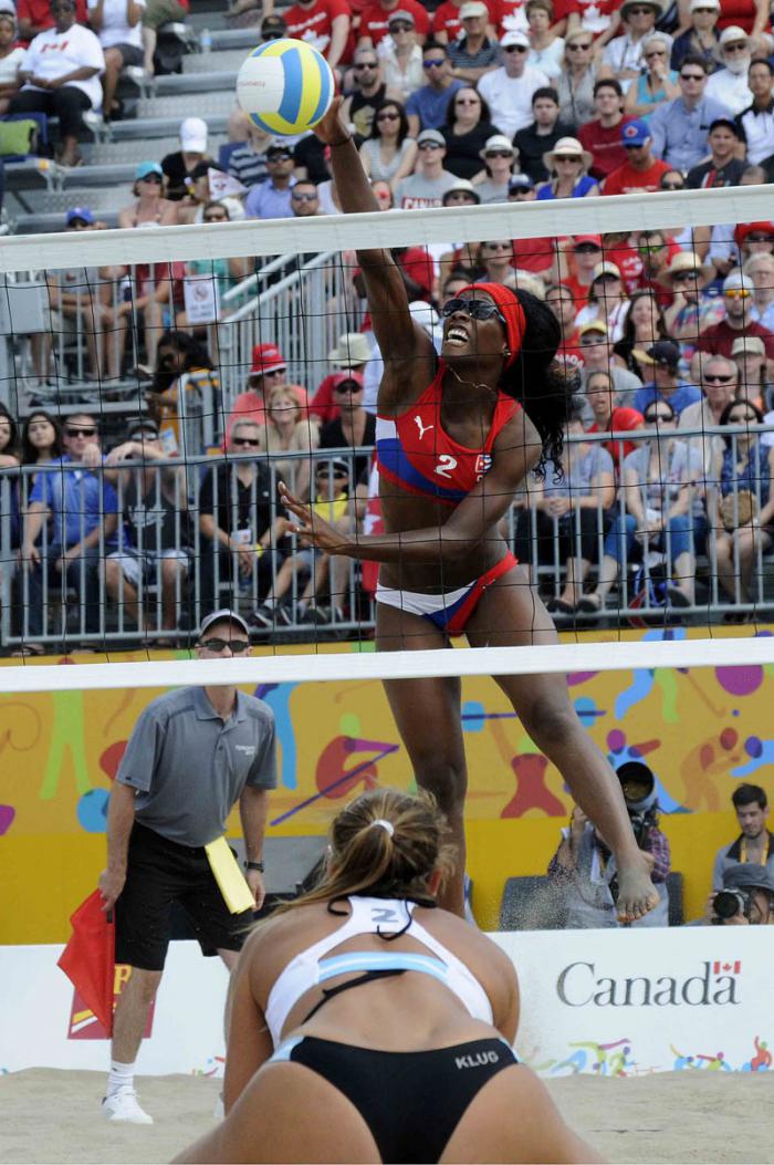 CANADÁ-DUPLA CUBANA DE VOLEIBOL DE PLAYA OBTIENE MEDALLA DE PLAT