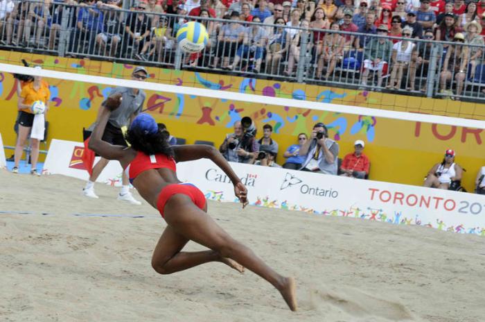 CANADÁ-DUPLA CUBANA DE VOLEIBOL DE PLAYA OBTIENE MEDALLA DE PLAT