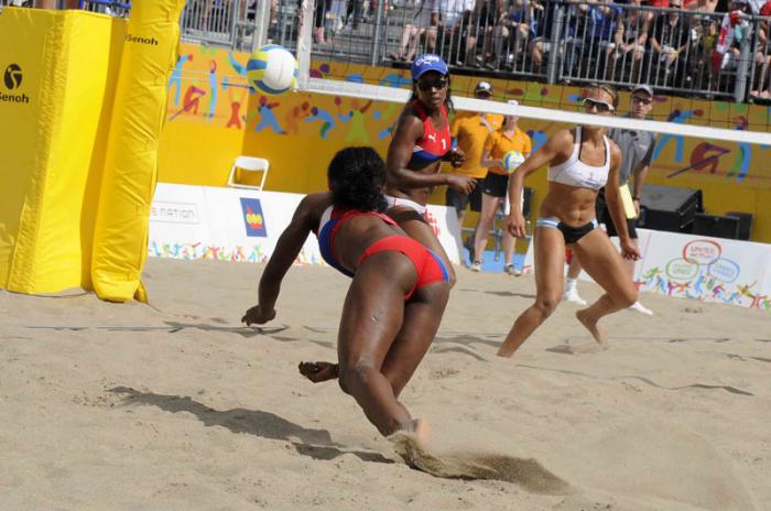 CANADÁ-DUPLA CUBANA DE VOLEIBOL DE PLAYA OBTIENE MEDALLA DE PLAT