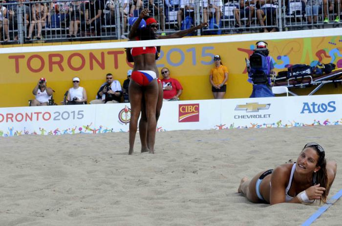 CANADÁ-DUPLA CUBANA DE VOLEIBOL DE PLAYA OBTIENE MEDALLA DE PLAT