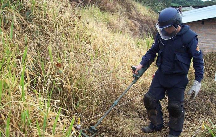Desminado en Colombia