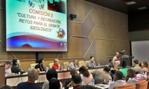 Debaten jóvenes sobre actualización del modelo económico en X Congreso de la UJC