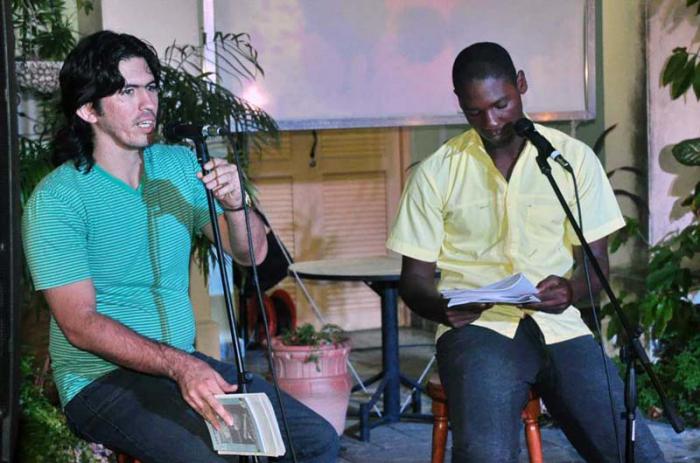 La literatura tiene espacio privilegiado.