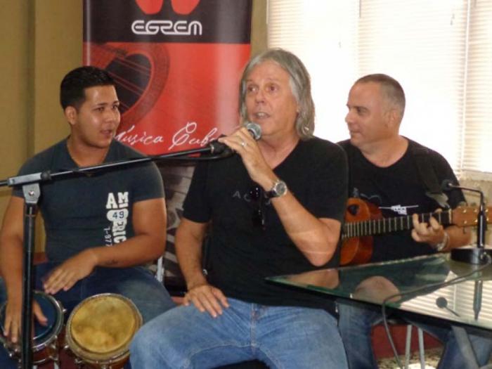 Virulo interpretó temas del nuevo albúm durante la presentación en el Pabellón Cuba. FOTO TOMADA DE CUBASI.CU