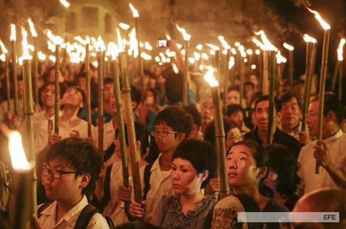 Casi 7 000personas rindieron tributo a las vístimas de la explosión atómica en Nagasaki. 