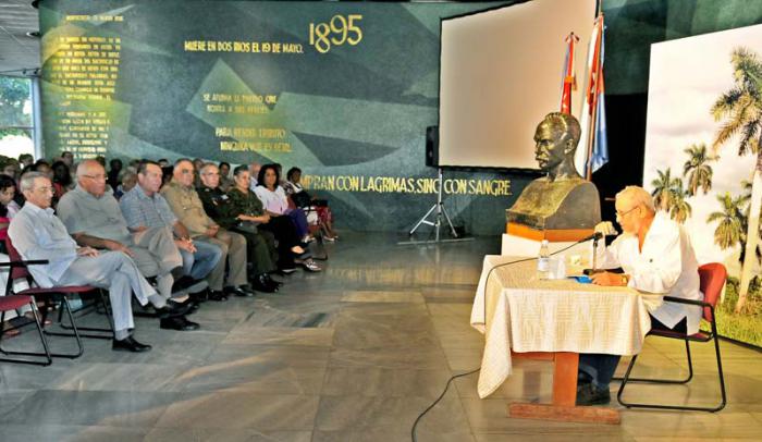 Acto por el 90 Aniversario de la Fundaciòn del 1er Partido Marxista Leninista en Cuba, Acto por el 90 Aniversario de la Fundaciòn del 1er Partido Marxista Leninista en Cuba, Presiden Josè ramòn Balaguer Cabrera Jefe del Dpto de Relaciones internacuionales del Comitè central del PCC Jorge Rsquet Miembro del Secretariado del PCC, en el Memorial Josè Martì