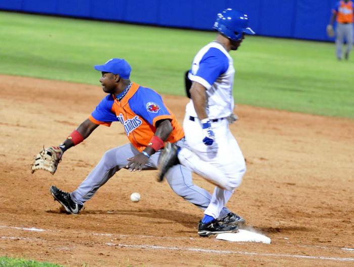 Juego de pelota efectuado en el Estadio Latinoamericano entre Industriales y Stispiritus