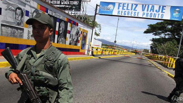 Venezuela cierra su frontera con colombia