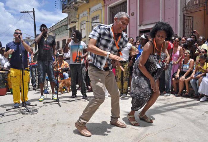 Se inaugura Tmbalaye, la fiesta de la rumba, en el barrio capitalino de Atares.