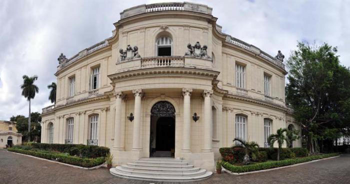 Museo de Artes decorativas, ubicado en calle 17 entre D y E, Vedado, La Habana.
Publicada: 01/02/2014
Muse1282