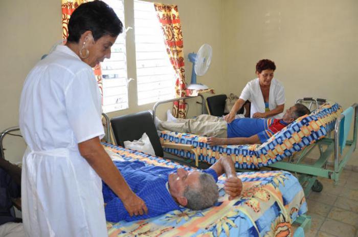 Programa de atención al adulto mayor en Cienfuegos