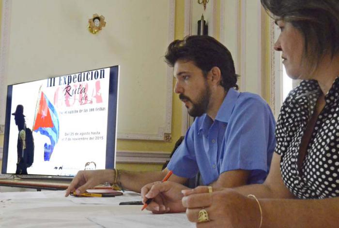 Conferencia de Prensa Reynaldo Perera de Armas, Vicepresidente de la Sociedad Cultural José Martí y Raquel Marrero (Especialista)