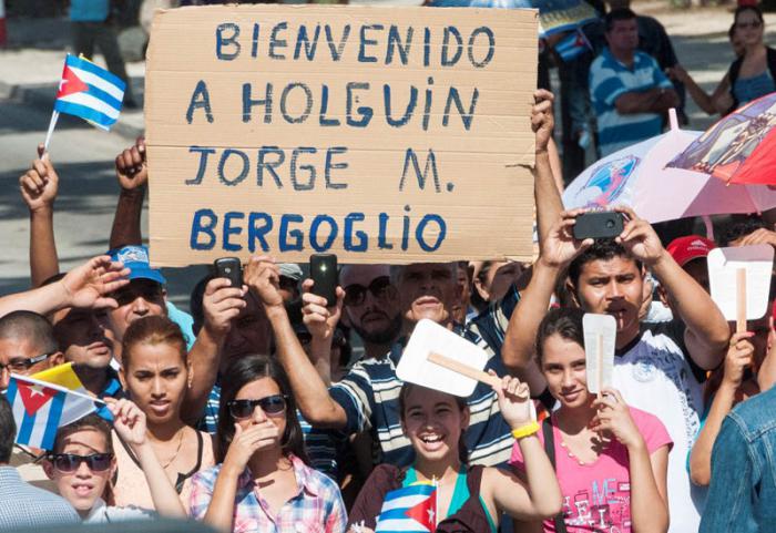 Bienvenida a su Santidad Papa Francisco en Holguín.