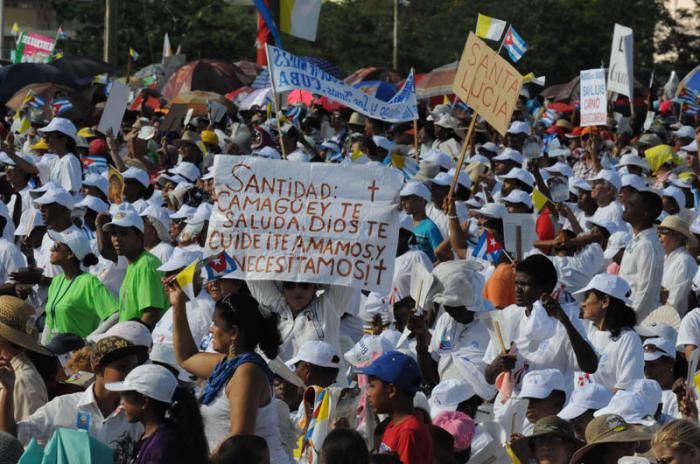 Bienvenida a su Santidad Papa Francisco en Holguín.