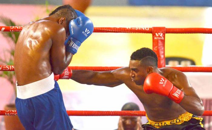 II Serie Nacional de Boxeo. Pinar del Río 2015. En la foto combaten Arlen López (der, de Guantanamo) y Usnay Bencomo (de Pinar del Rio).