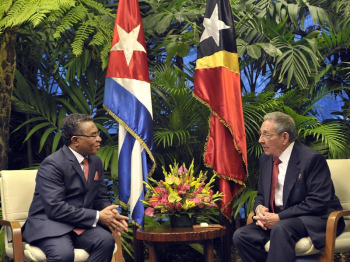 El General de Ejército Raúl Castro Ruz, Presidente de los Consejos de Estado y de Ministros, recibió en el Palacio de la Revolución al excelentísimo señor doctor Rui María de Araujo, Primer Ministro de Timor-Leste.