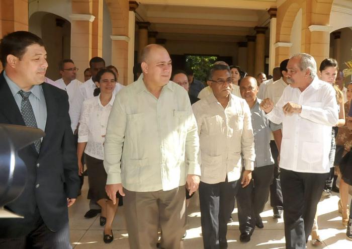 Visita realizada por el Primer Ministro de Timor-Leste excelentísimo Sr. Dr. Raúl María de Araujo el cual fue acompañado por el Ministro de Salud Publica Roberto Morales Ojeda  y el Rector de la Facultad de Medicina Jorge González el cual sostuvo conversaciones con dirigentes de la institución y recorrió áreas del inmueble.