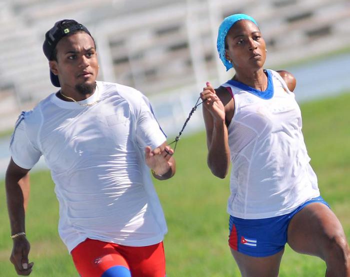 Atletismo-Paralimpicos Omara Duran y su Guia Yunior Kindelan