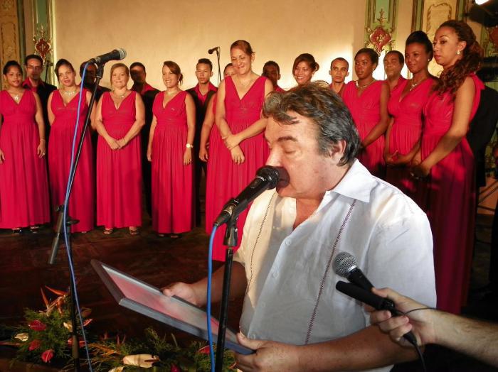 La felicitación de Raúl al Coro Madrigalista de Santiago de Cuba fue transmitida por el ministro de Cultura, Julián González. 