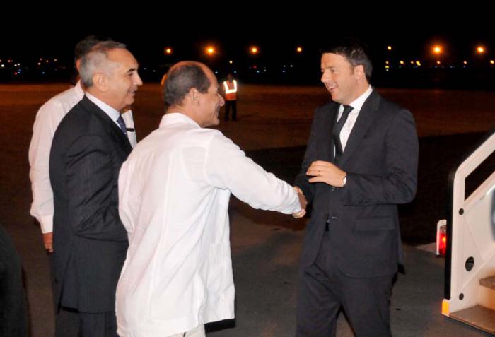 Rogelio Sierra Díaz viceministro de relaciones exteriores recibe Sr Matteo Renzi presidente del consejo de ministro de la República Italiana.
