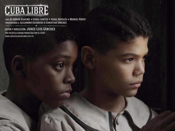 Alejandro Guerrero (derecha) es Simón y Christian Sánchez, Samuel. En CUBA LIBRE, nueva película de Jorge Luís Sánchez
