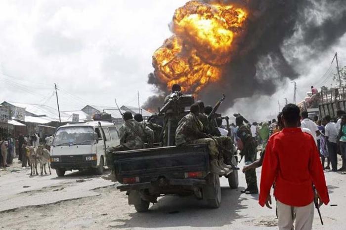 Las autoridades condenaron el ataque del grupo extremista Al Shabab contra un hotel en Somalia. 